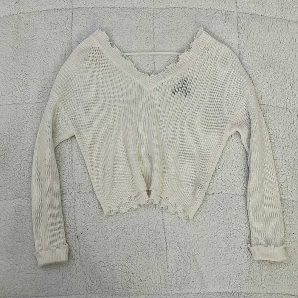 forever 21 item, white long sleeve sweater.